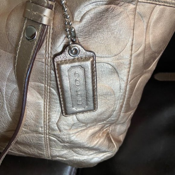 Coach Bag! - Picture 2 of 4